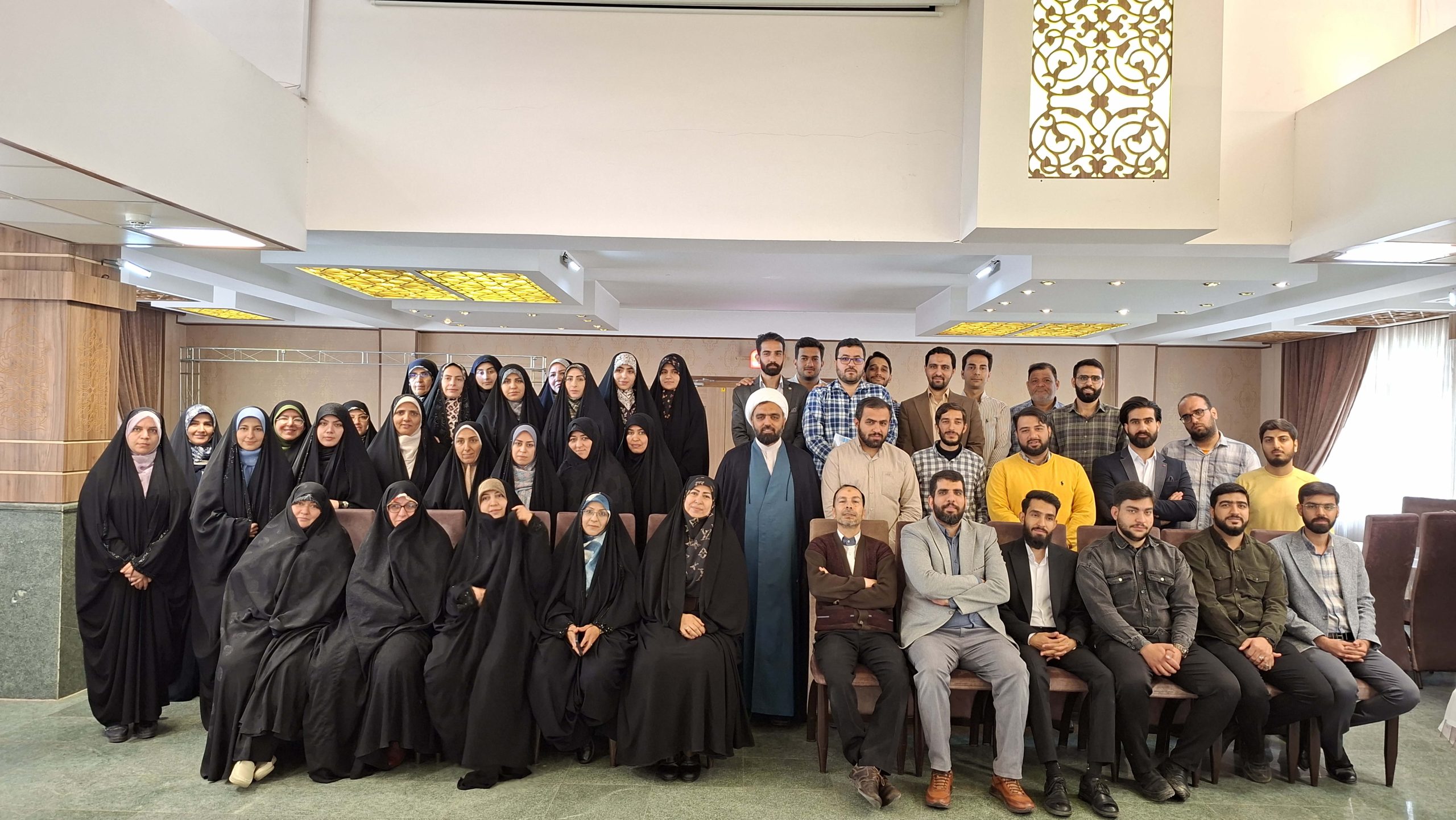 تجلیل از کادر مربیان و معلمین تجلیل از کادر مربیان و معلمین